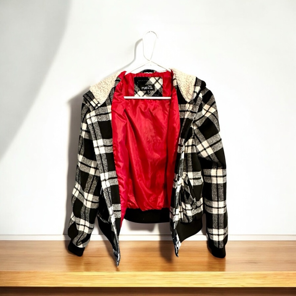 Rue 21 black and white plaid Coat with hood